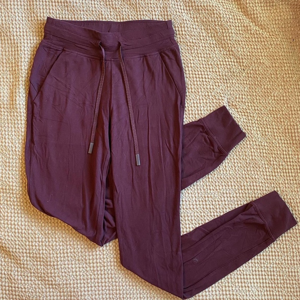 Lululemon Ready to Rulu High-Rise Joggers🍋